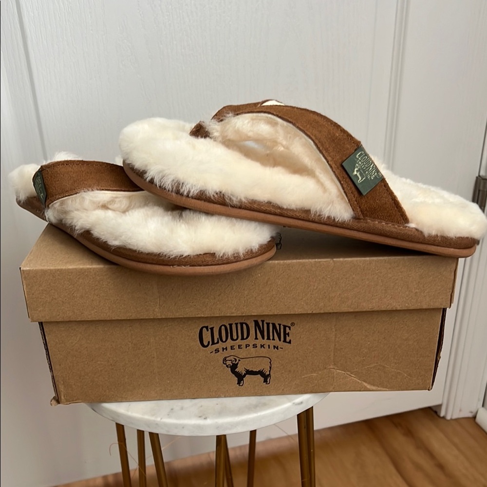 Cloud Nine Sheepskin Leather Flip Flops sz 7